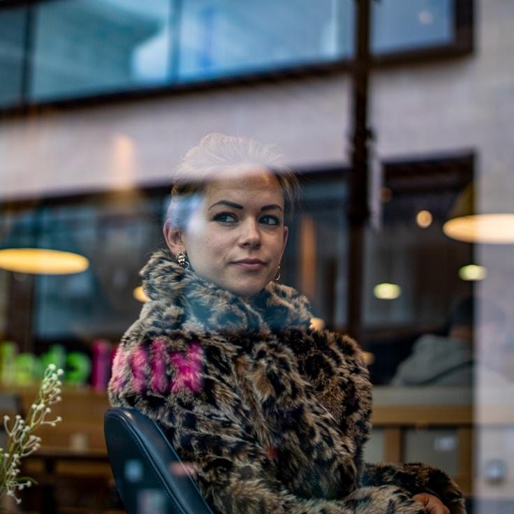 Portrait of Meera Nair meditation instructor